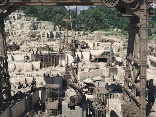 《红色沙漠 Crimson Desert》怎么取出深埋在地下的遗物